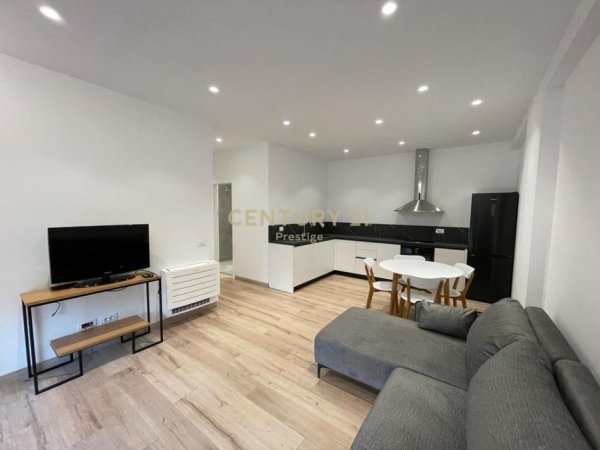 Tirane, jepet me qera apartament 2+1+Aneks+Ballkon Kati 4, 110 m² 1.400 € (COIN)