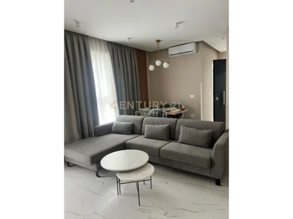 Tirane, jepet me qera apartament 2+1+Aneks+Ballkon Kati 7, 127 m² 800 € (TRIO TOWER)