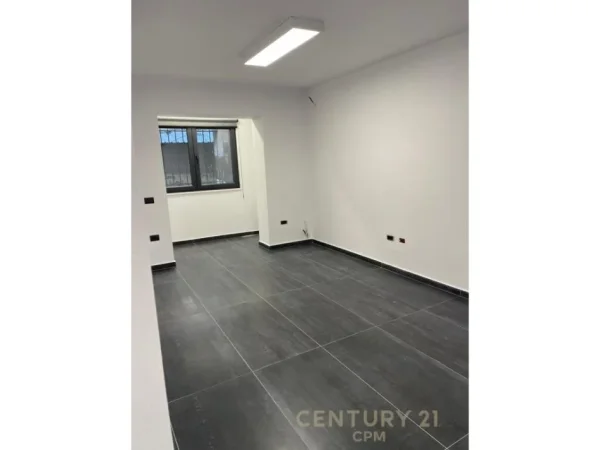 Tirane, jepet me qera zyre Kati 1, 51 m² 600 € (te shushica Tirana, Albania)