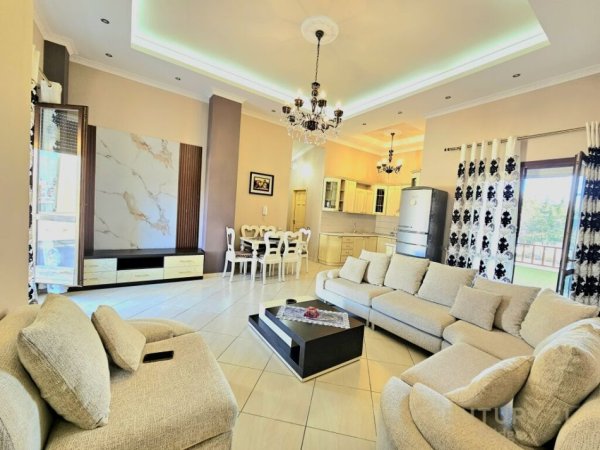Tirane, jepet me qera apartament 2+1+Aneks+Ballkon Kati 6, 204 m² 800 € (KOPSHTIT BOTANIK)