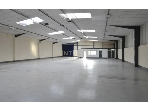 Tirane, jepet me qera ambjent biznesi Kati 1, 444 m² (ASTIR)