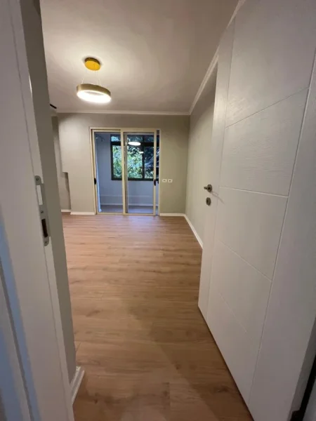 Tirane, shes apartament 1+1+Ballkon Kati 2, 56 m² 83.000 € (Ali Dem)