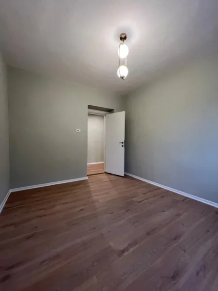 Tirane, shes apartament 1+1+Ballkon Kati 2, 56 m² 83.000 € (Ali Dem)