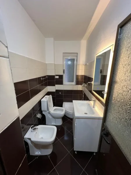 Tirane, shes apartament 1+1+Ballkon Kati 2, 56 m² 83.000 € (Ali Dem)