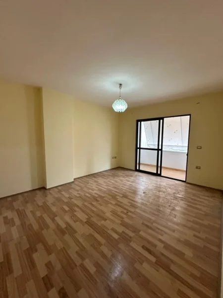 Tirane, shitet apartament 2+1+Aneks+Ballkon Kati 5, 108 m² 130.000 € (astir)