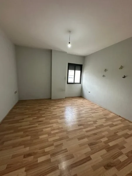 Tirane, shitet apartament 2+1+Aneks+Ballkon Kati 5, 108 m² 130.000 € (astir)