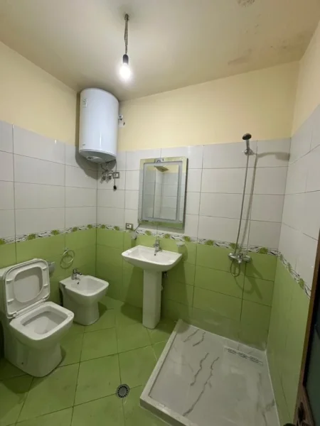 Tirane, shitet apartament 2+1+Aneks+Ballkon Kati 5, 108 m² 130.000 € (astir)