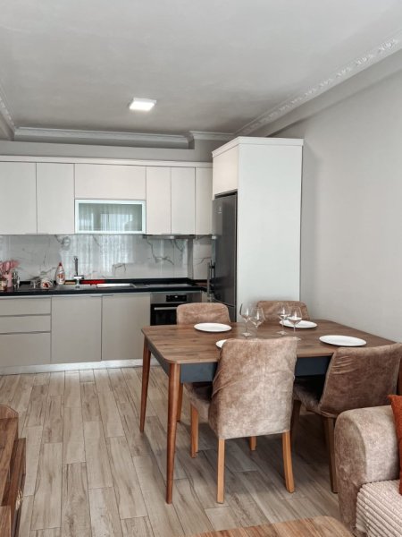 Tirane, jepet me qera apartament 1+1+Ballkon Kati 6, 63 m² 550 € (Rruga 5 Maji)