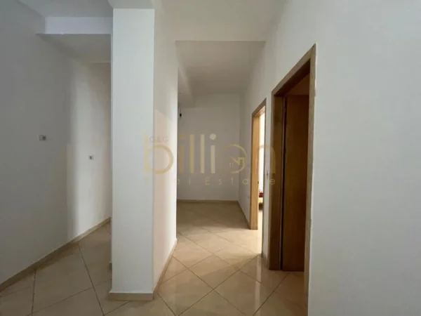 Tirane, shitet apartament 2+1 Kati 1, 87 m² 100.000 € (Rruga Muhamed Deliu, Fresk)
