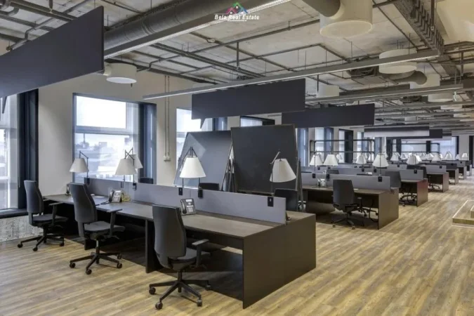 Tirane, jepet me qera zyre Kati 2, 856 m² 12.400 € (rruga e kavajes)