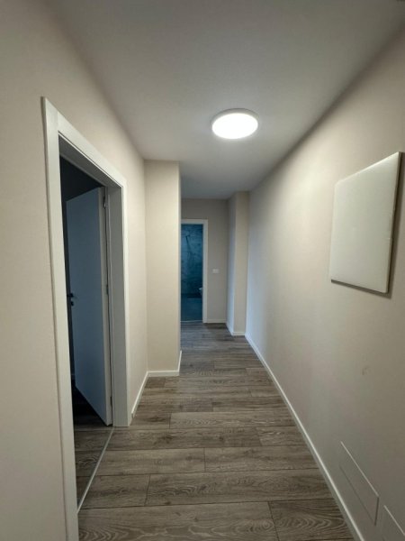 Tirane, jepet me qera apartament 2+1 Kati 5, 121 m² 1.200 € (Lake View)