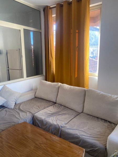 Tirane, jepet me qera apartament 1+1 Kati 4, 65 m² 450 € (Mine peza)