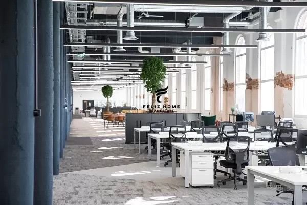 Tirane, jepet me qera zyre Kati 1, 310 m² 2.500 € (RRUGA E DIBRES)