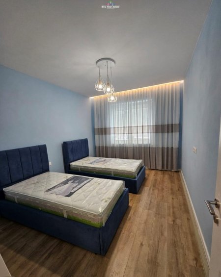 Tirane, jepet me qera apartament 2+1 Kati 1, 75 m² 800 € (Ish Restorant Durrsi)