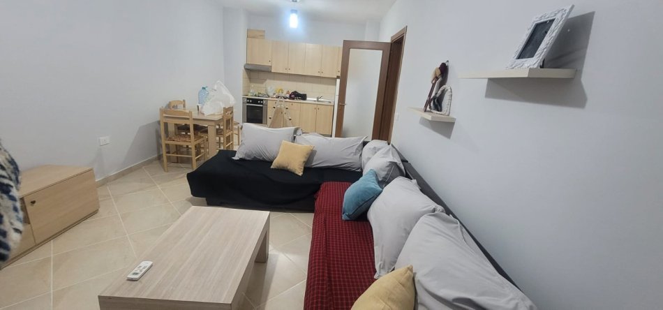Tirane, jepet me qera apartament 2+1 Kati 2, 100 m² 550 € (Rruga Jordan Misja)