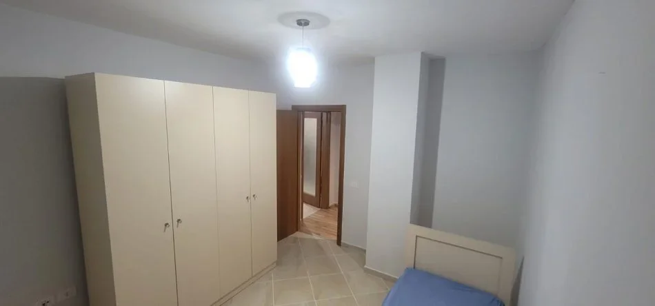 Tirane, jepet me qera apartament 2+1 Kati 2, 100 m² 550 € (Rruga Jordan Misja)