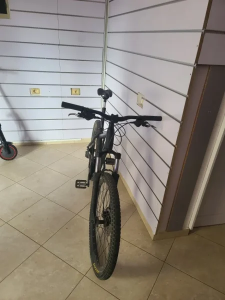Tirane, shes biciklete Biciklet Sportive 26-tshe e zeze 250 €