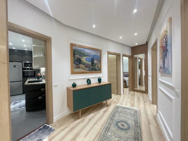 Tirane, jepet me qera apartament 3+1+Aneks+Ballkon Kati 6, 165 m² 2.500 € (Rruga e Dibres)
