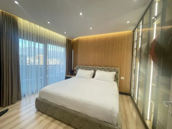Tirane, jepet me qera apartament 3+1+Aneks+Ballkon Kati 6, 165 m² 2.500 € (Rruga e Dibres)