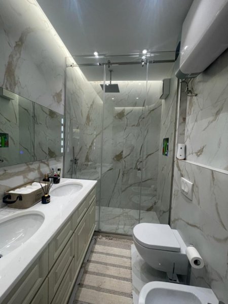 Tirane, jepet me qera apartament 3+1+Aneks+Ballkon Kati 6, 165 m² 2.500 € (Rruga e Dibres)