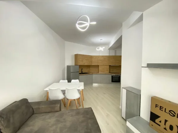 Tirane, jepet me qera apartament 2+1+Ballkon Kati 5, 87 m² 55.000 € (Astir)