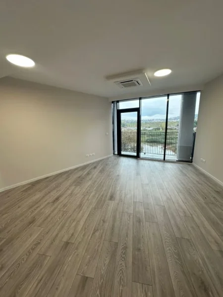 Tirane, jepet me qera ambjent biznesi Kati 2, 121 m² 1.200 € (Rruga e Kosovareve)