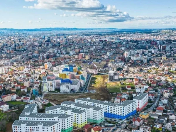 Tirane, shitet apartament 1+1+Ballkon Kati 2, 60 m² 84.000 € (Ali Demi)