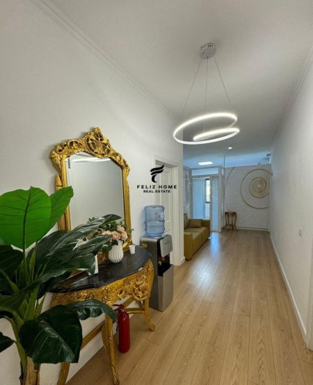 Tirane, jepet me qera ambjent biznesi Kati 2, 100 m² 1.500 € (LIQENI I THATE)