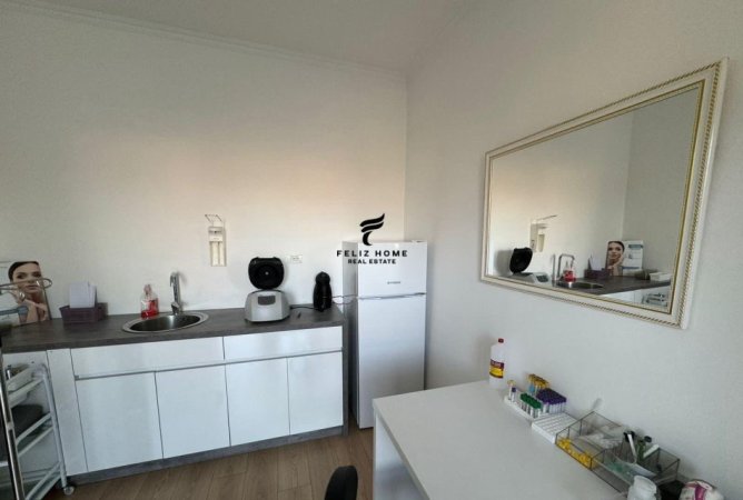 Tirane, jepet me qera ambjent biznesi Kati 2, 100 m² 1.500 € (LIQENI I THATE)