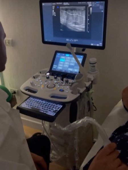 Tirane, jepet me qera ambjent biznesi Kati 2, 100 m² 1.500 € (LIQENI I THATE)