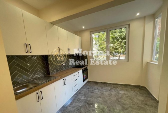 Tirane, jepet me qera apartament 2+1 Kati 1, 80 m² 800 € (Rruga Dibres)