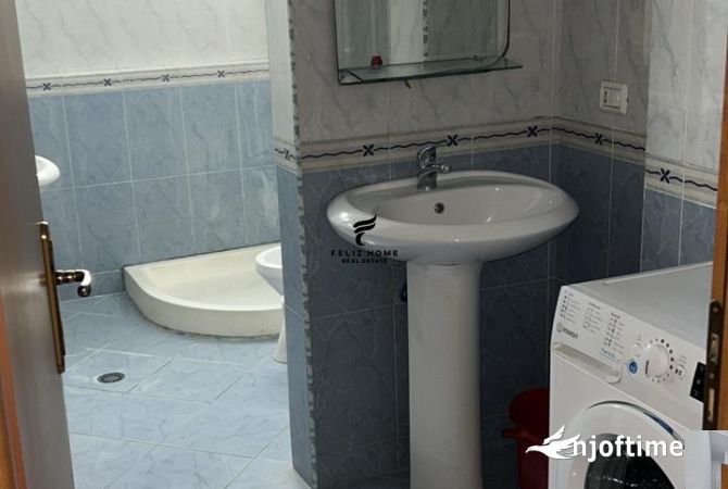 Tirane, jepet me qera apartament 2+1 Kati 7, 90 m² 600 € (VASIL SHANTO)