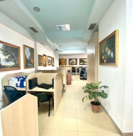 Tirane, shitet ambjent biznesi Kati 0, 217 m² 651.000 € (Rruga e Elbasanit)