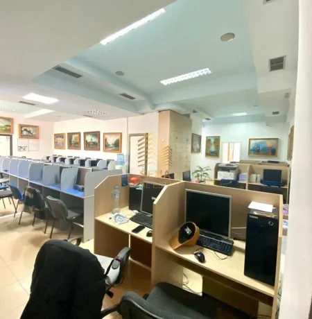 Tirane, shitet ambjent biznesi Kati 0, 217 m² 651.000 € (Rruga e Elbasanit)