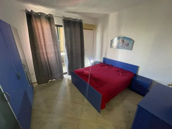 Tirane, jepet me qera apartament 1+1+Ballkon Kati 5, 100 m² 700 € (Rruga e Kosovareve)