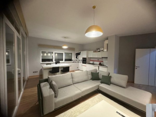Tirane, jepet me qera apartament 2+1 Kati 5, 98 m² 800 € (KOPSHTI BOTANIK)