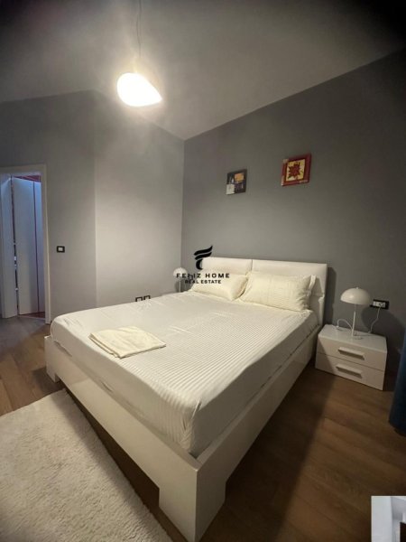 Tirane, jepet me qera apartament 2+1 Kati 5, 98 m² 800 € (KOPSHTI BOTANIK)