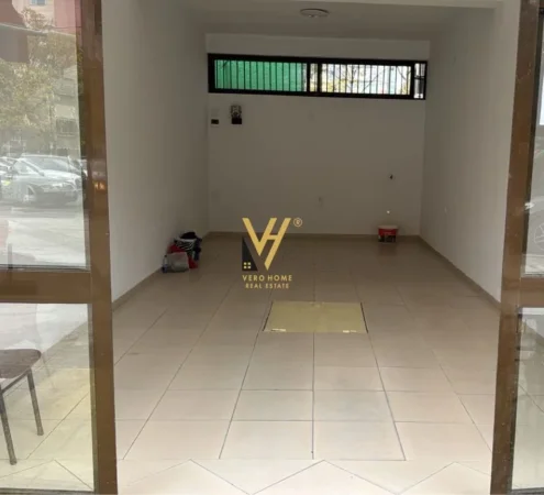 Tirane, jepet me qera dyqan Kati 0, 40 m² 450 € (LAPRAKE)