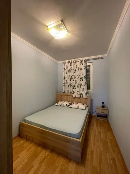 Tirane, jepet me qera shtepi 2 Katshe Kati 2, 300 m² 2.000 € (Rruga e vilave)