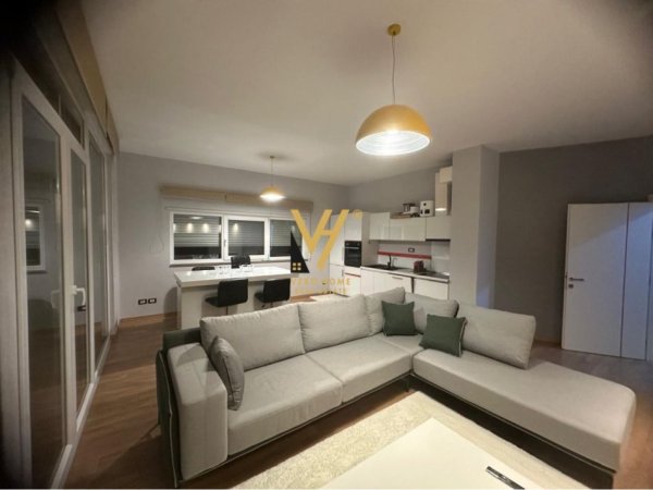 Tirane, jepet me qera apartament 2+1+Ballkon Kati 5, 110 m² 800 € (KOPSHTI BOTANIK)