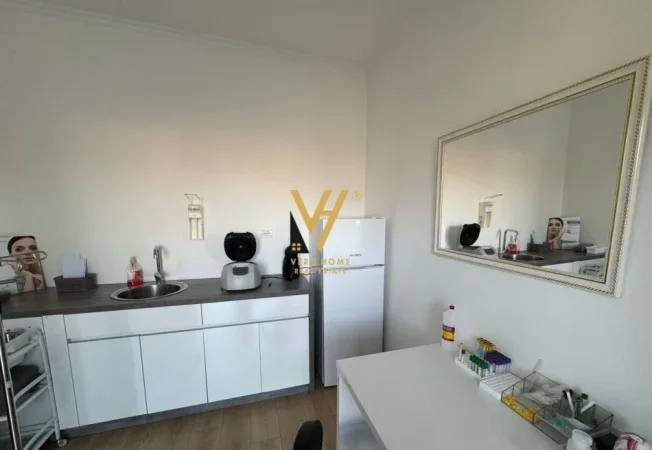 Tirane, jepet me qera ambjent biznesi Kati 2, 100 m² 1.500 € (KOPSHTI BOTANIK)