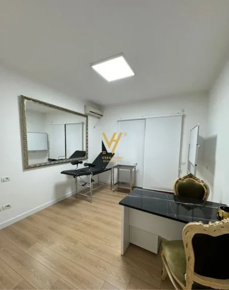 Tirane, jepet me qera ambjent biznesi Kati 2, 100 m² 1.500 € (KOPSHTI BOTANIK)