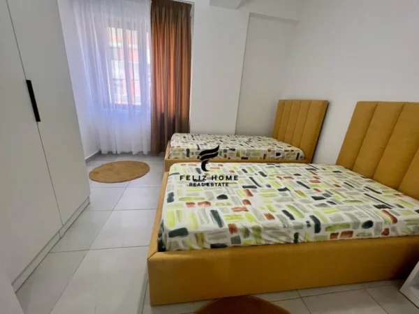 Tirane, jepet me qera apartament 2+1+Ballkon Kati 2, 110 m² 800 € (KODRA E DIELLIT 2)