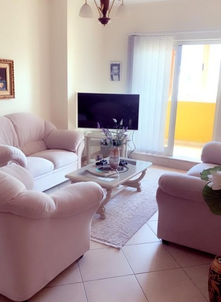 Tirane, jepet me qera apartament 2+1 Kati 9, 120 m² 700 € (Rruga Myslym Shyri)