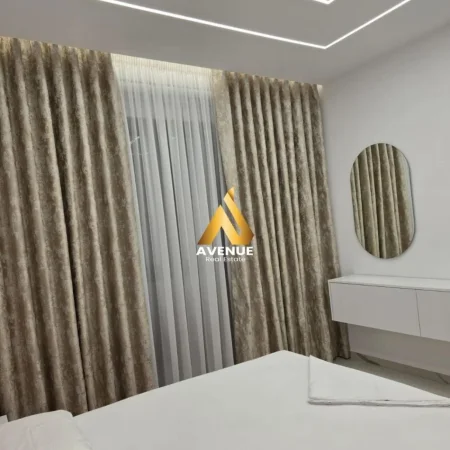 Tirane, jepet me qera apartament 1+1+Ballkon Kati 5, 65 m² 600 € (Kodra e Diellit 1)