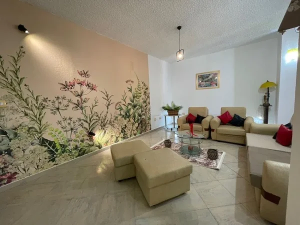 Tirane, jepet me qera apartament 1+1+Ballkon Kati 4, 100 m² 699 € (Rruga e Kosovareve | Liqeni)