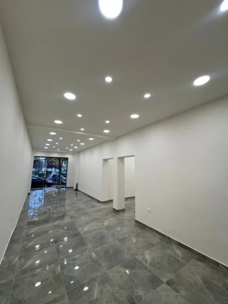 Tirane, shes dyqan , 67 m² (Sulejman Delvina)