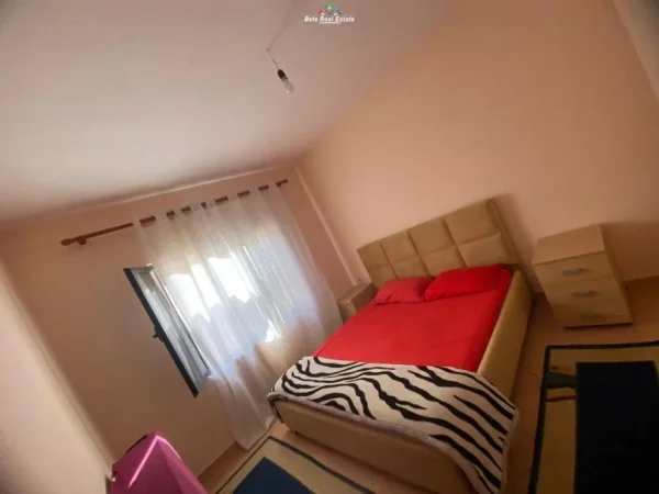 Tirane, jepet me qera apartament 2+1+Ballkon Kati 3, 80 m² 500 € (don bosko)