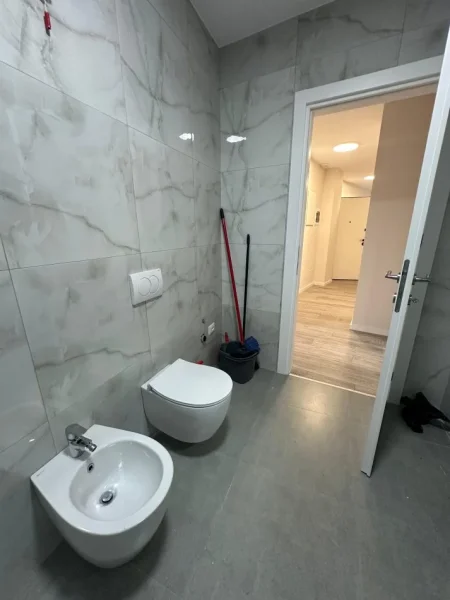 Tirane, jepet me qera zyre Kati 4, 121 m² 1.200 € (Lake View Residence | Liqeni)