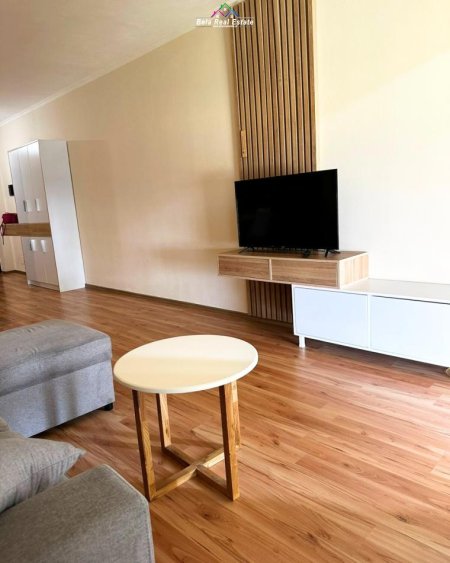 Tirane, jepet me qera apartament 1+1+Ballkon Kati 3, 73 m² 400 € (yzberisht)